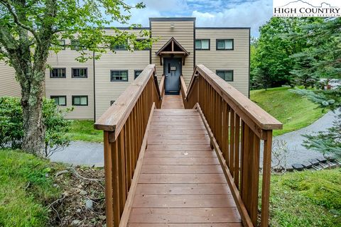 Photo of 108 Sugar Ski Drive #822, Sugar Mountain, NC 28604 (MLS # 257225)