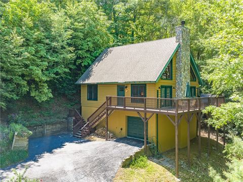Photo of 340 Balsam Lane, Banner Elk, NC 28604 (MLS # 261998)
