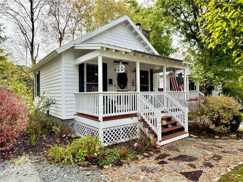 Photo of 16 Fish Camp Circle, Newland, NC 28657 (MLS # 264799)