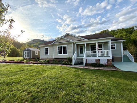 Photo of 156 Chase Cole Lane, Zionville, NC 28698 (MLS # 260593)