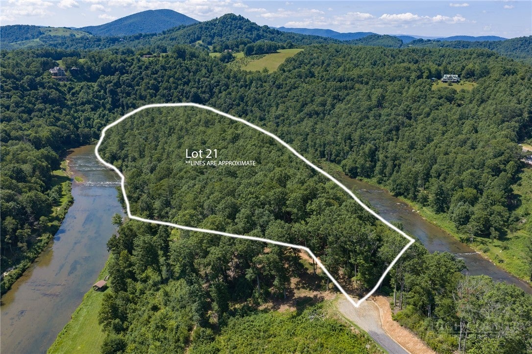 Lot 21 Bear Den Trail