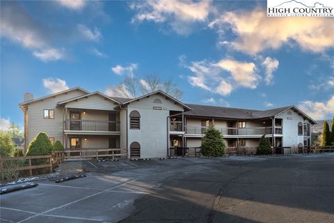 Photo of 884 Chetola Lakes Drive #302 Cardinal Bldg., Blowing Rock, NC 28605 (MLS # 259790)