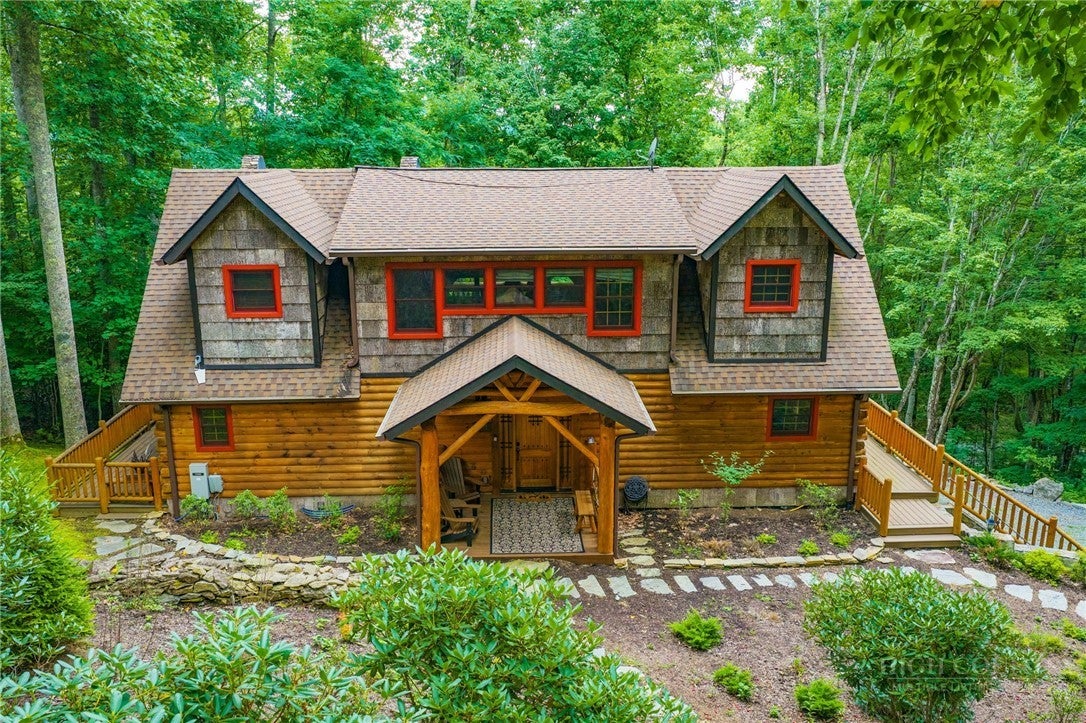 875 Eagles Nest Trail