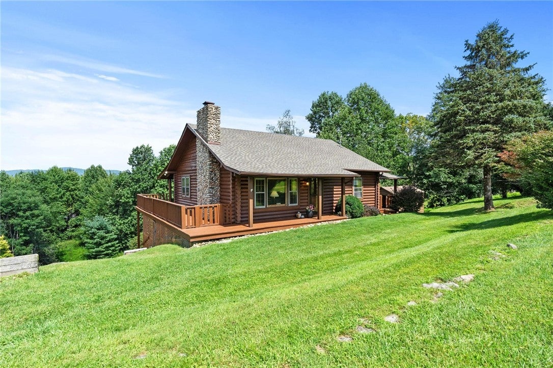 439 Apple Way Road