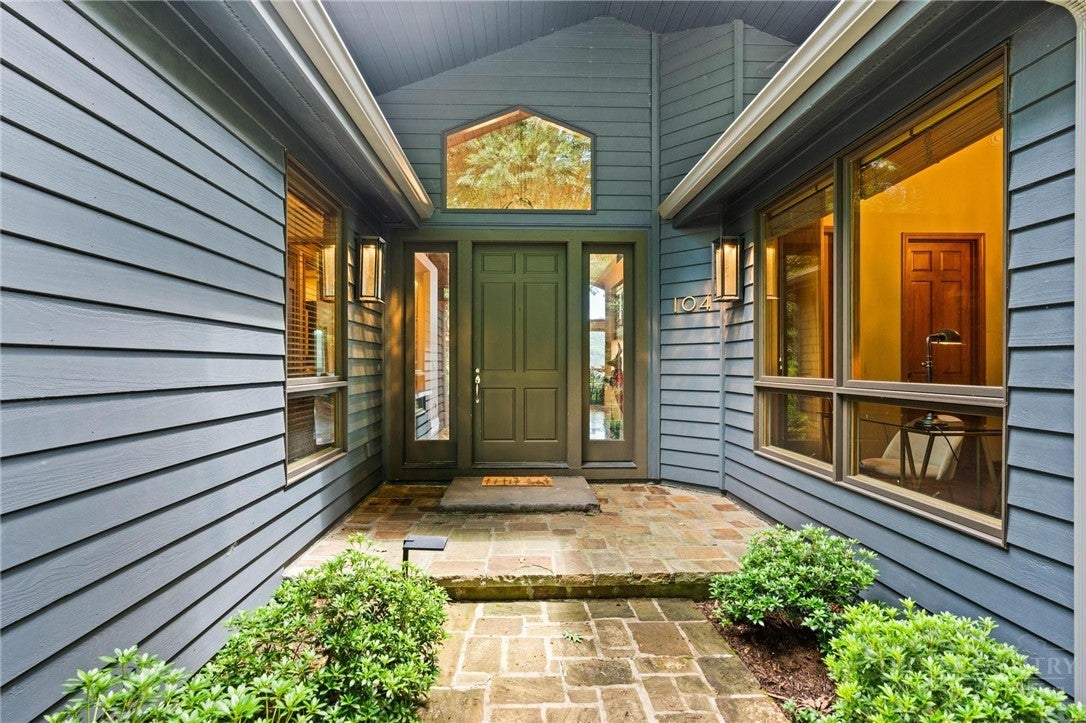 104 Bridgeway Court