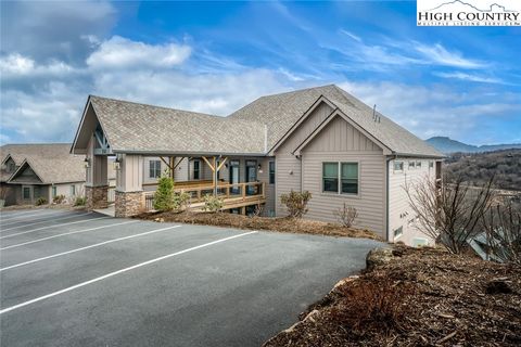 Photo of 240 Ridgeline #19 Drive, Sugar Mountain, NC 28604 (MLS # 260430)