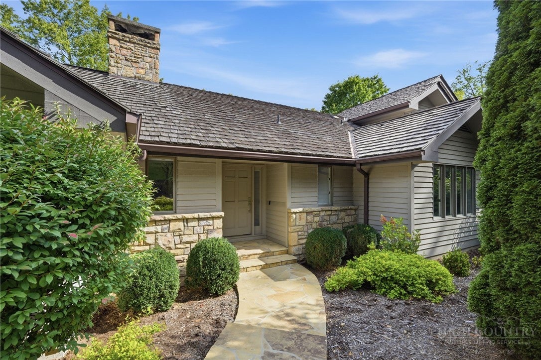 659 Club House Drive D2