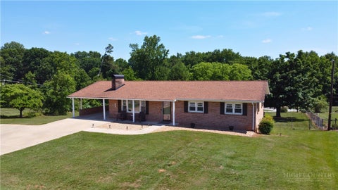 Photo of 1458 Cartpath Road, North Wilkesboro, NC 28659 (MLS # 262507)