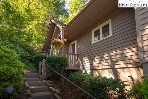 Photo of 181 Pheasant Lane, Blowing Rock, NC 28605 (MLS # 257749)