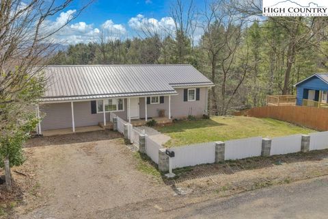 Photo of 520 Hospital Hill Road, Mountain City, TN 37683 (MLS # 260359)