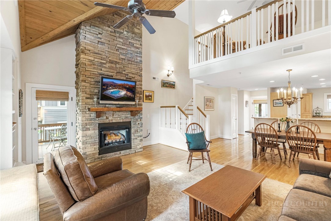 565 Peaceful Haven Drive M-4