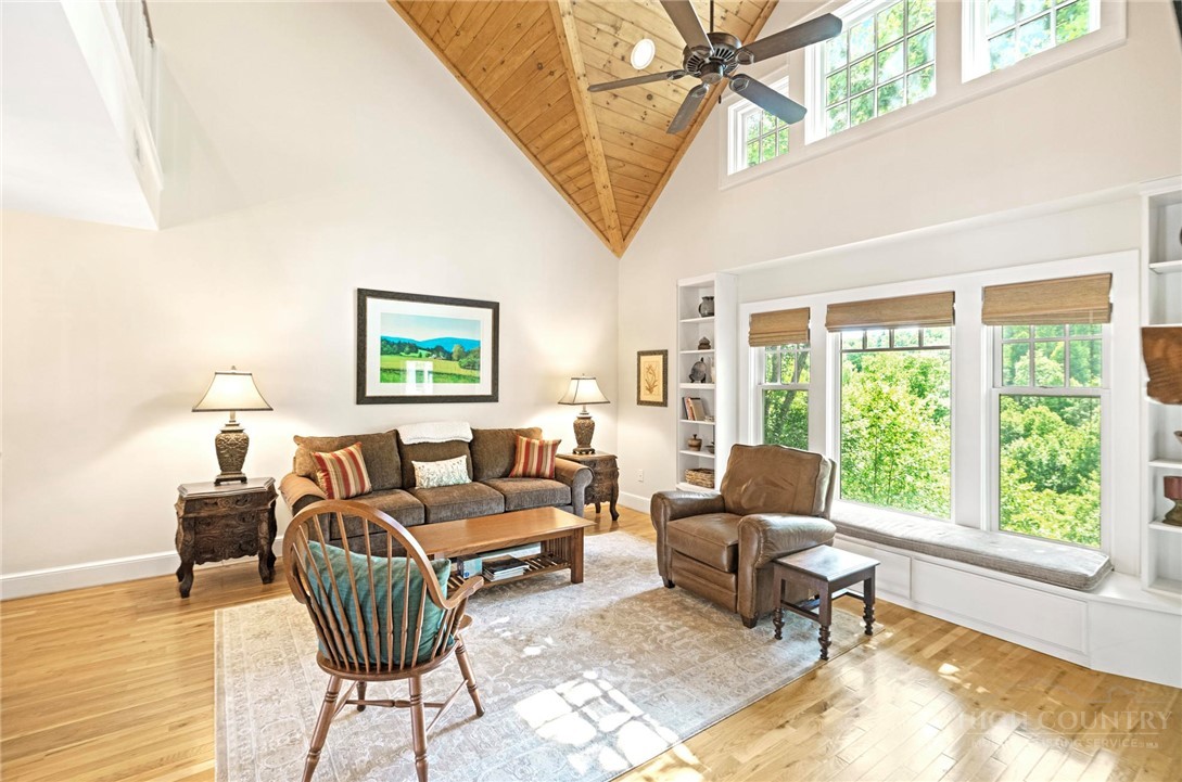 565 Peaceful Haven Drive M-4