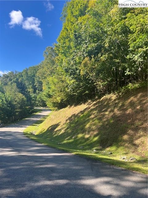 Photo of 172 Hump View Trail, Banner Elk, NC 28604 (MLS # 256960)