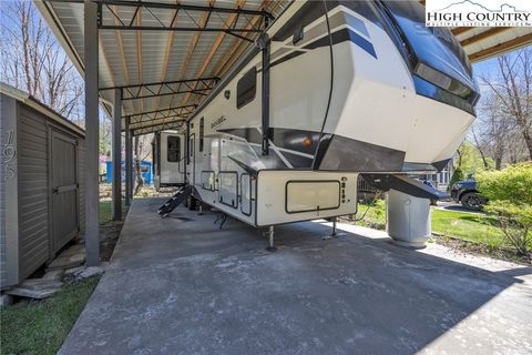 Photo of 195 Finch Way, West Jefferson, NC 28694 (MLS # 257307)