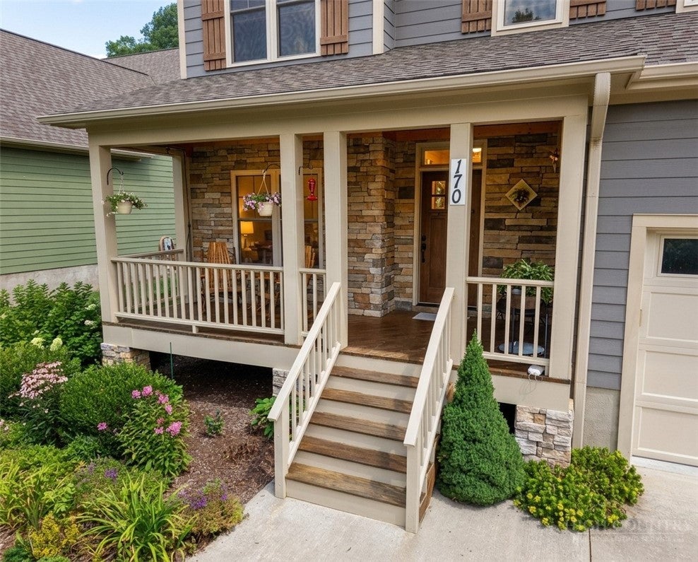 170 West Town Way