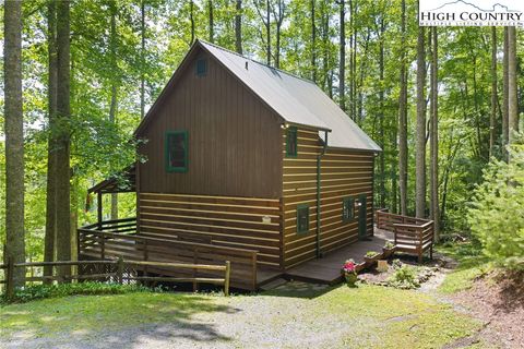 Photo of 175 Hillcrest Drive, Blowing Rock, NC 28605 (MLS # 258068)