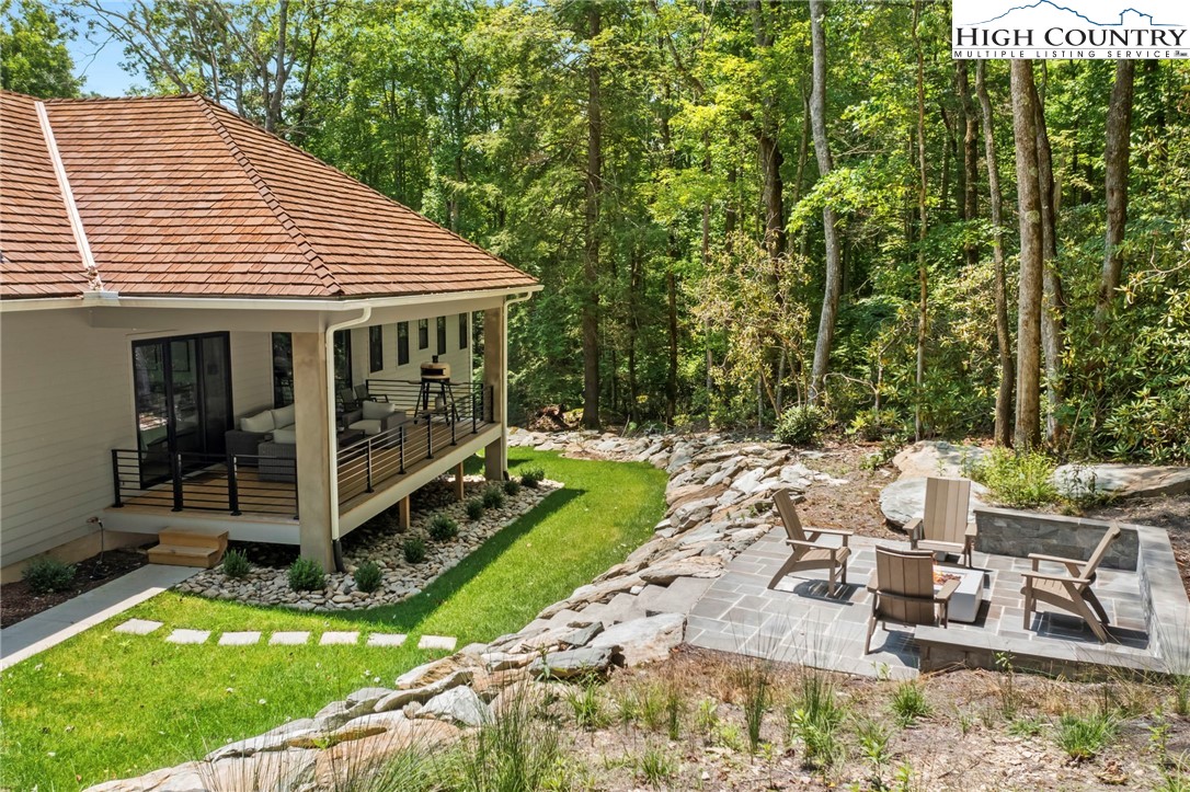 Boone, North Carolina 28607, United States, 4 Bedrooms Bedrooms, ,4 BathroomsBathrooms,Residential,Active,65325