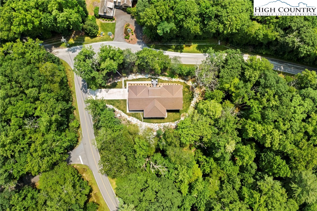 Boone, North Carolina 28607, United States, 4 Bedrooms Bedrooms, ,4 BathroomsBathrooms,Residential,Active,65325