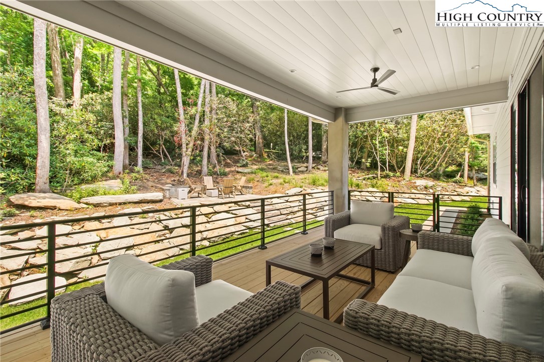 Boone, North Carolina 28607, United States, 4 Bedrooms Bedrooms, ,4 BathroomsBathrooms,Residential,Active,65325