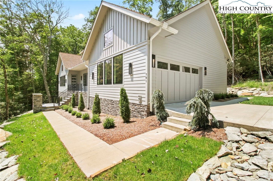 Boone, North Carolina 28607, United States, 4 Bedrooms Bedrooms, ,4 BathroomsBathrooms,Residential,Active,65325