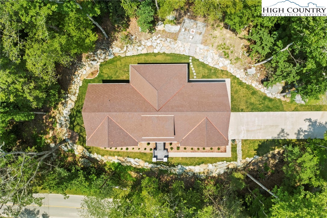 Boone, North Carolina 28607, United States, 4 Bedrooms Bedrooms, ,4 BathroomsBathrooms,Residential,Active,65325