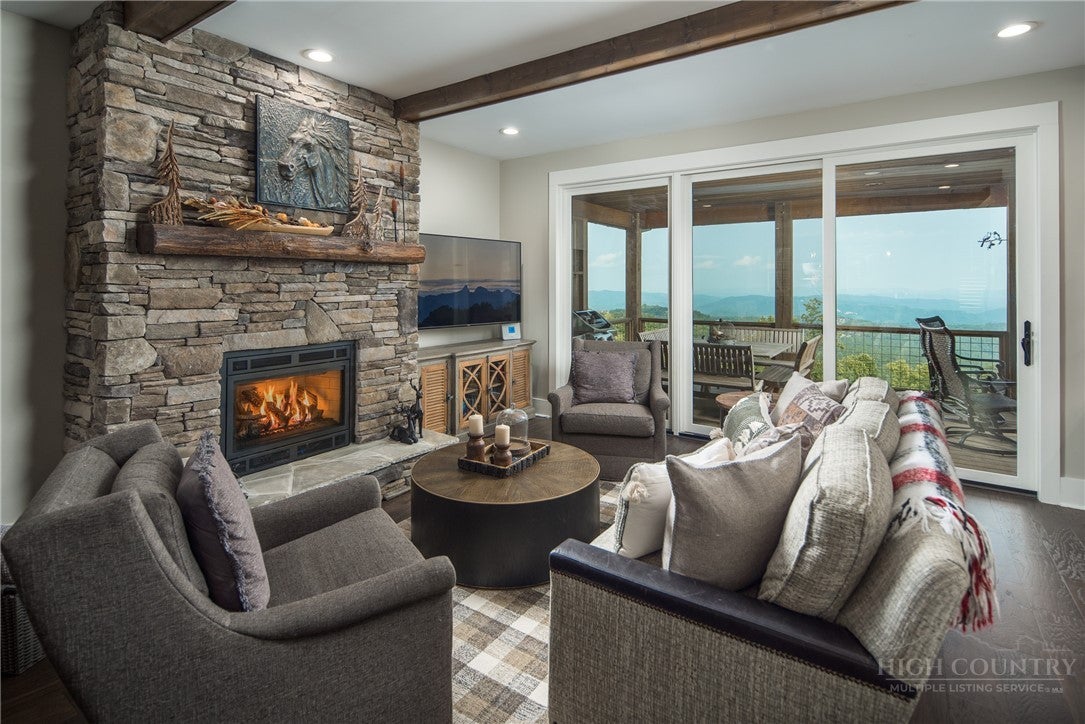 109 Dugger Ridge Trail