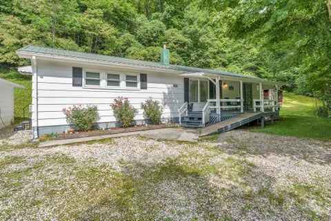 Homes For Sale - 2850 Henson Creek Rd<br/> Newland, NC 28657