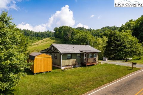 Photo of 636 Slabtown Road, Zionville, NC 28698 (MLS # 243706)