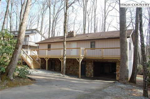 Photo of 114 Lady Slipper Loop, Newland, NC 28657 (MLS # 260718)