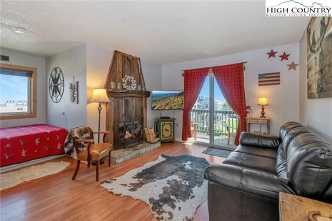Photo of 301 Pinnacle Inn Road #1301, Beech Mountain, NC 28604 (MLS # 256702)