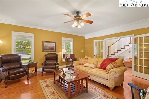 Single Family Residence in Boone NC 671 Parkcrest Drive 6.jpg