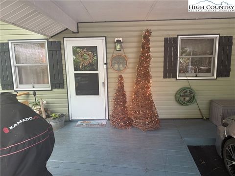 Photo of 61 River Loop, Newland, NC 28657 (MLS # 260045)