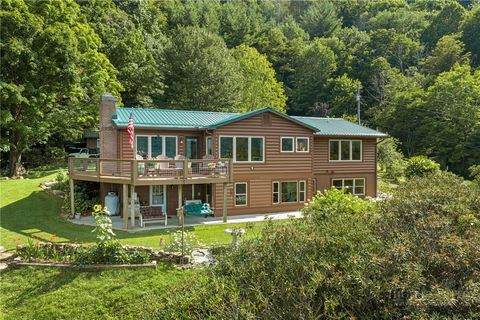 Photo of 1013 Perry Road, West Jefferson, NC 28694 (MLS # 263281)