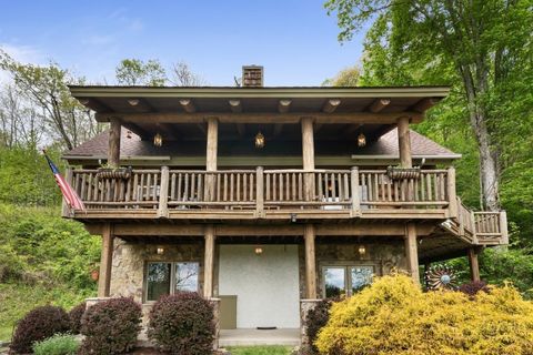 Photo of 950 Atria Lane, Newland, NC 28657 (MLS # 261570)