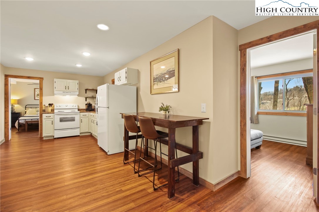 Sugar Mountain, North Carolina 28604, United States, 3 Bedrooms Bedrooms, ,4 BathroomsBathrooms,Residential,Active,118746