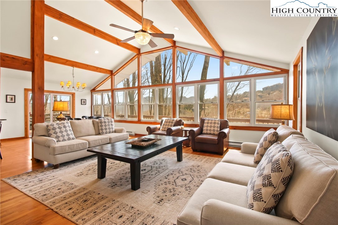 Sugar Mountain, North Carolina 28604, United States, 3 Bedrooms Bedrooms, ,4 BathroomsBathrooms,Residential,Active,118746