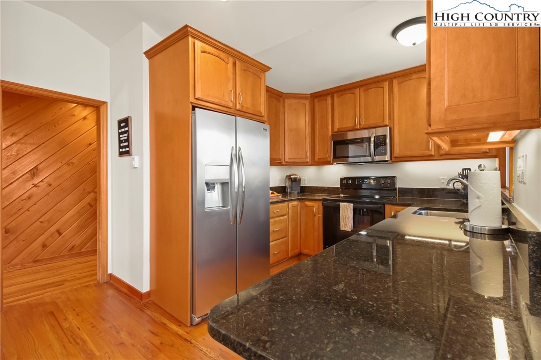 Sugar Mountain, North Carolina 28604, United States, 3 Bedrooms Bedrooms, ,4 BathroomsBathrooms,Residential,Active,118746