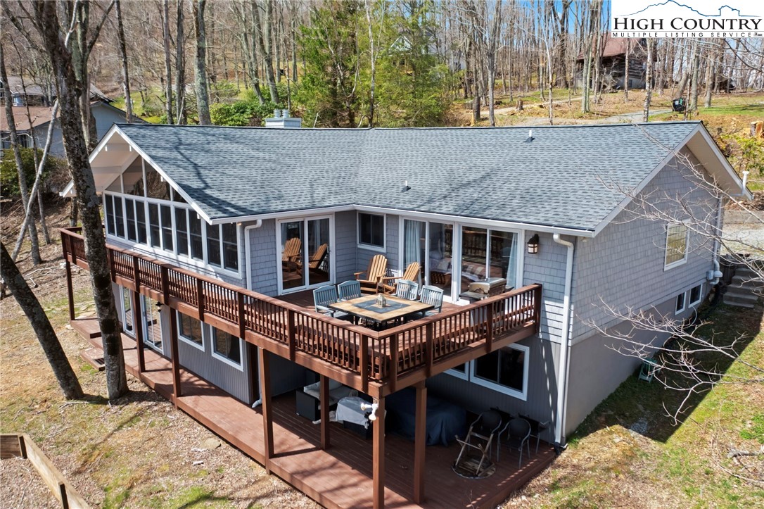 Sugar Mountain, North Carolina 28604, United States, 3 Bedrooms Bedrooms, ,4 BathroomsBathrooms,Residential,Active,118746