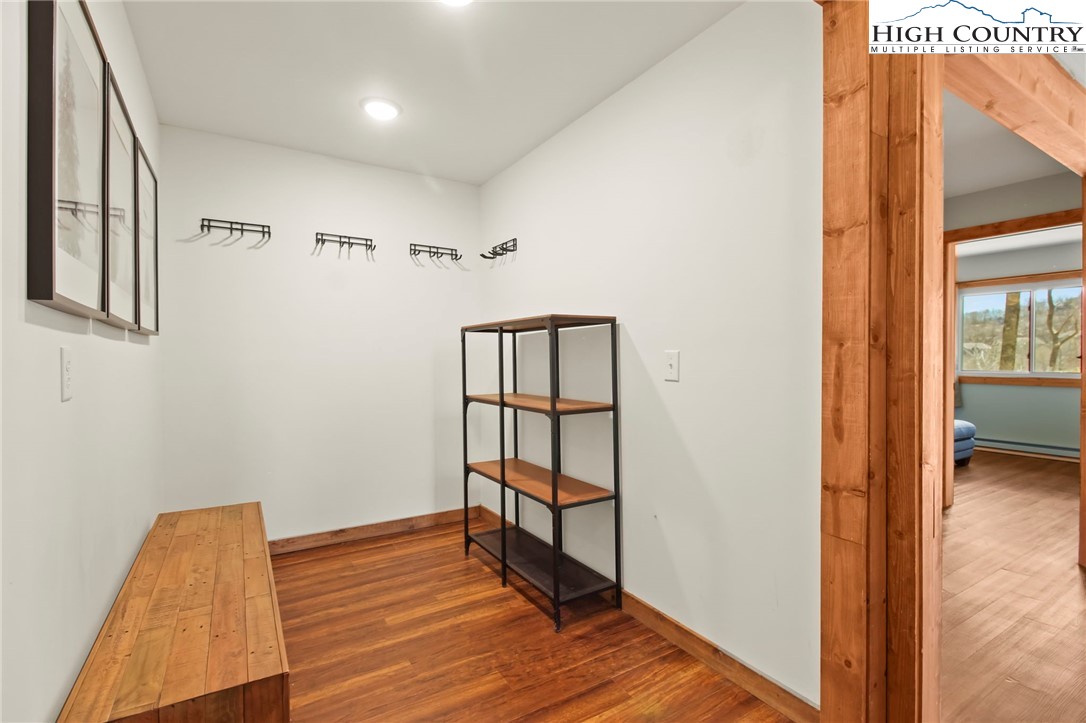 Sugar Mountain, North Carolina 28604, United States, 3 Bedrooms Bedrooms, ,4 BathroomsBathrooms,Residential,Active,118746