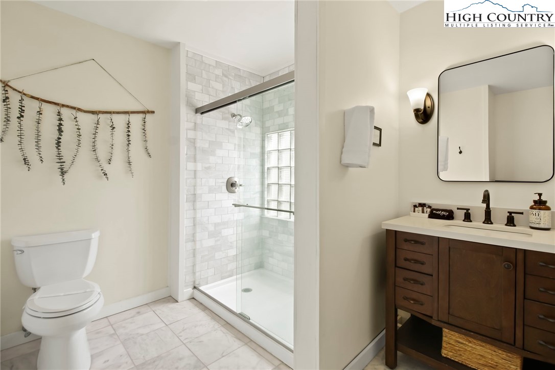 Sugar Mountain, North Carolina 28604, United States, 3 Bedrooms Bedrooms, ,4 BathroomsBathrooms,Residential,Active,118746