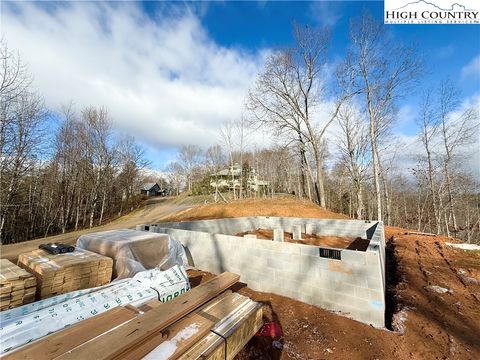 Homes For Sale - 310 Autumn Run Road<br/> Ashe County, West Jefferson, NC 28694