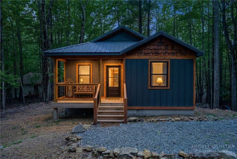 Photo of 100 Teaberry Trail, Beech Mountain, NC 28604 (MLS # 262378)