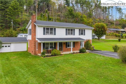 Photo of 1044 US Hwy 321, Sugar Grove, NC 28679 (MLS # 258187)