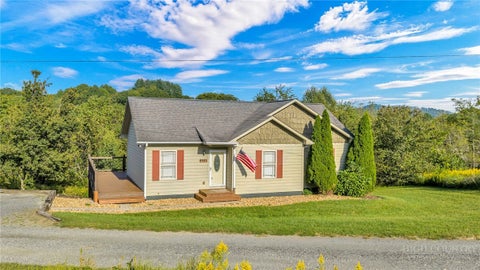 Photo of 254 Landinview Drive, Jefferson, NC 28640 (MLS # 264429)