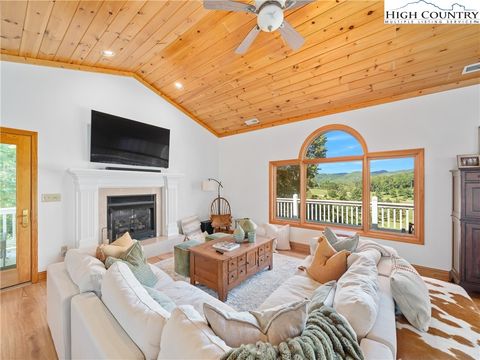 Photo of 832 Hemlock Drive, Newland, NC 28657 (MLS # 258088)