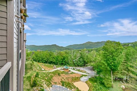 Photo of 164 Ridgeline Drive #D, Sugar Mountain, NC 28604 (MLS # 262166)