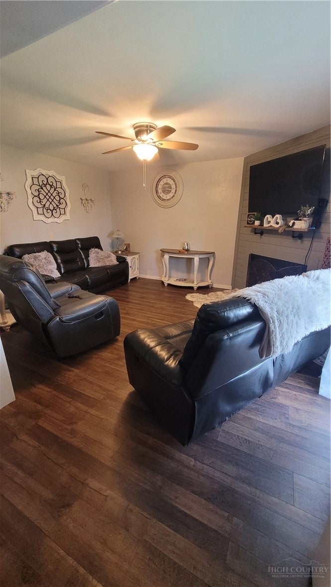 301 Pinnacle Inn Road 2115