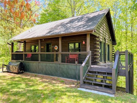 Photo of 73 Happy Hunt Drive, Grassy Creek, NC 28631 (MLS # 262003)