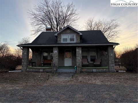 Photo of 4811 Nc Highway 87 Highway, Reidsville, NC 27302 (MLS # 259819)