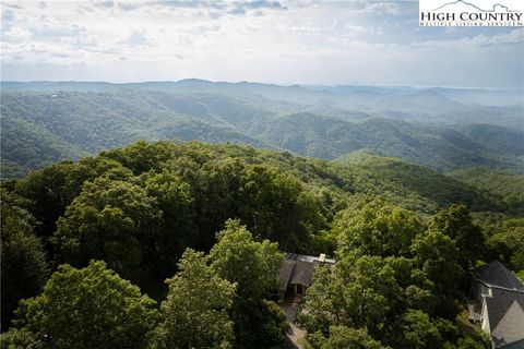 Photo of 200 Saddle Crest, Blowing Rock, NC 28605 (MLS # 238971)